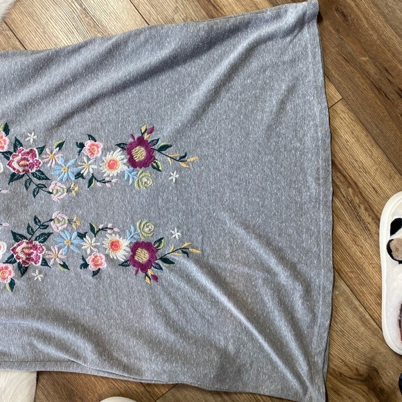 Umgee embroidered floral pocket tee dress - Picture 6 of 10